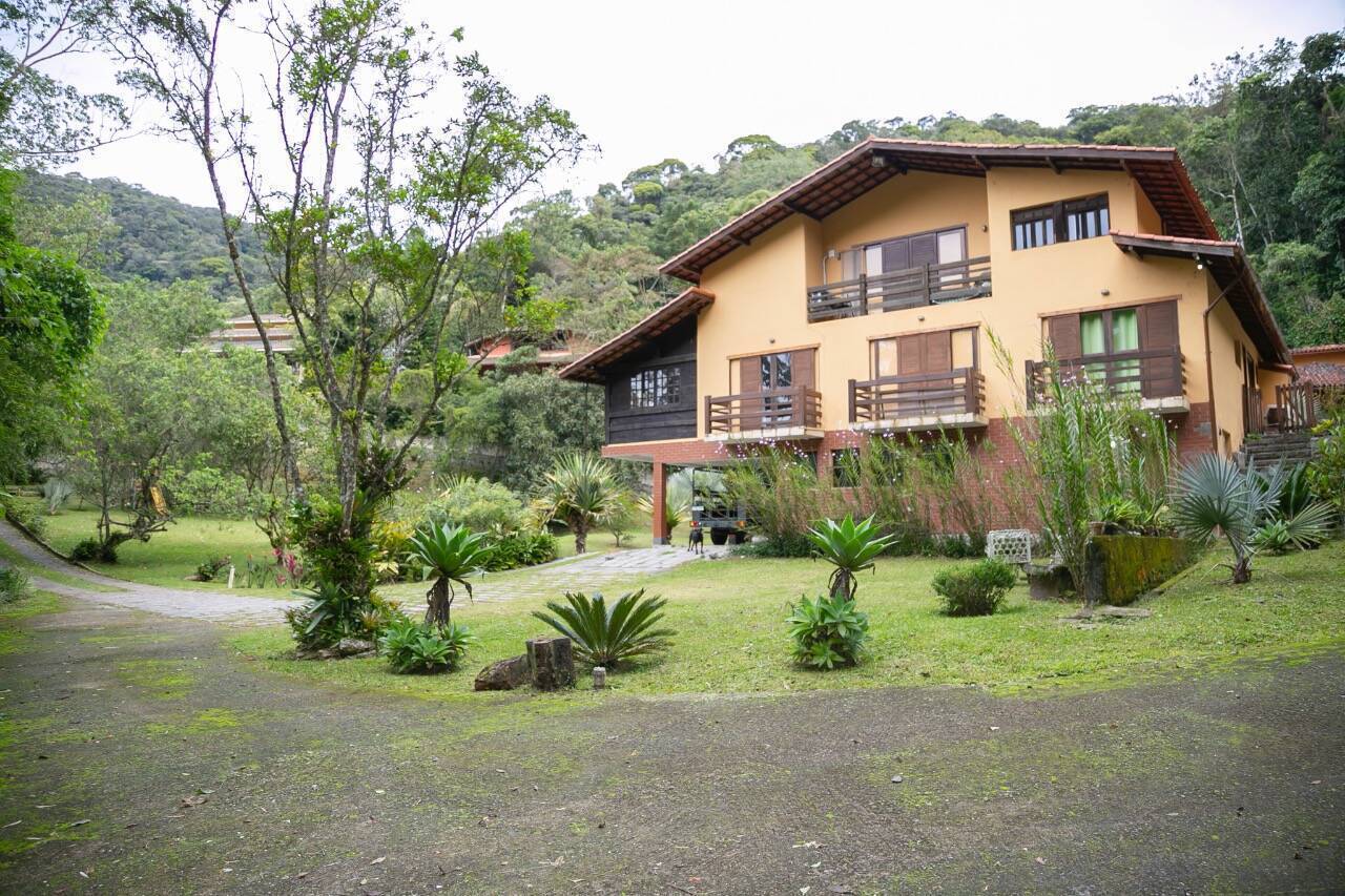 #924 - Casa em condomínio para Venda em Teresópolis - RJ