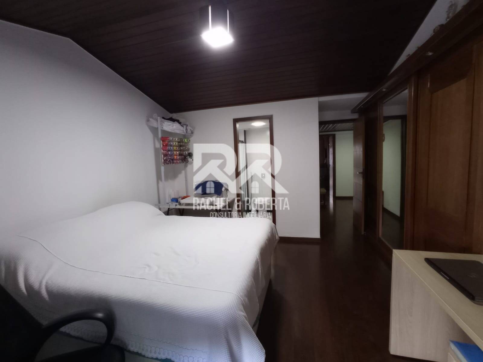 Casa de Condomínio à venda com 4 quartos, 220m² - Foto 18