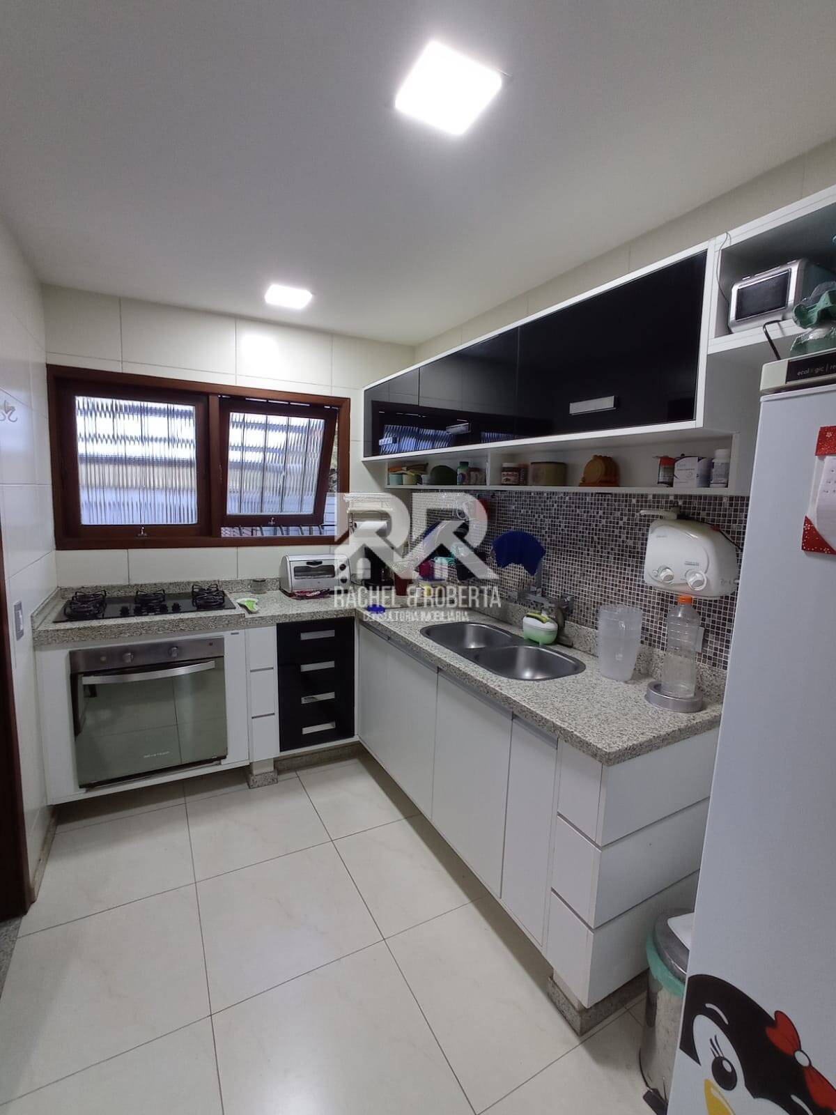 Casa de Condomínio à venda com 4 quartos, 220m² - Foto 13