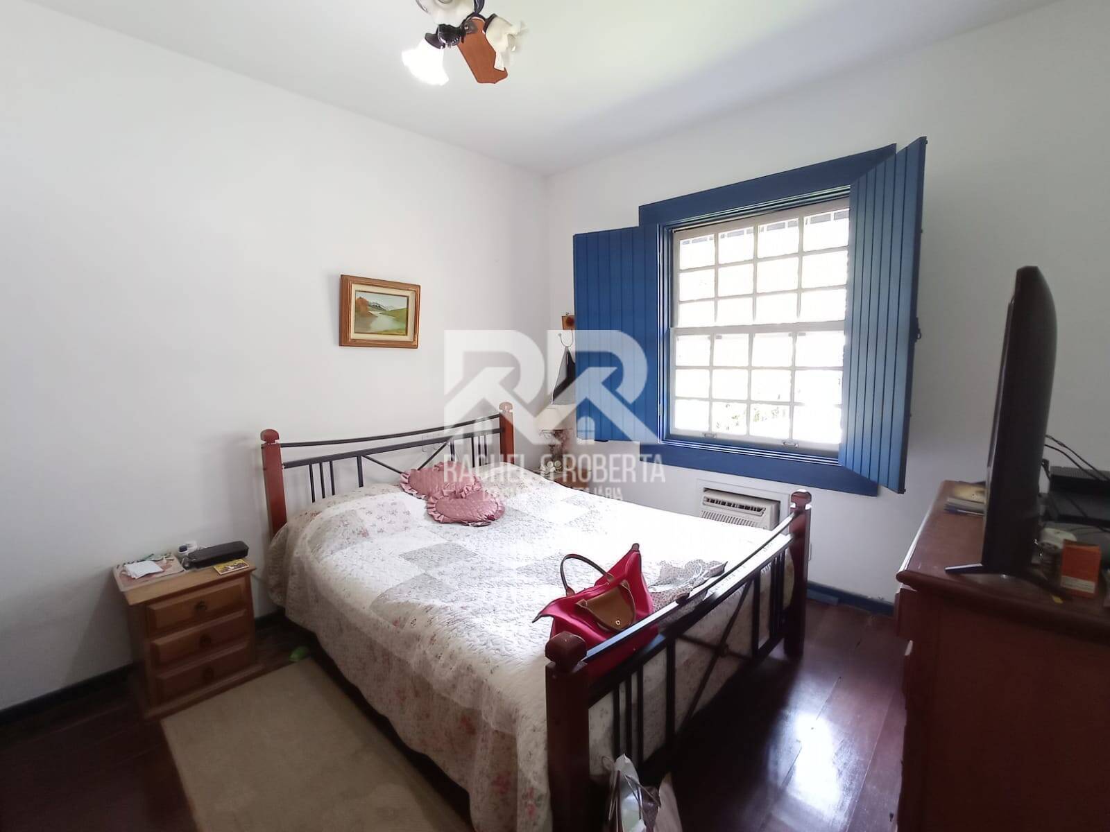 Casa à venda com 5 quartos, 240m² - Foto 18