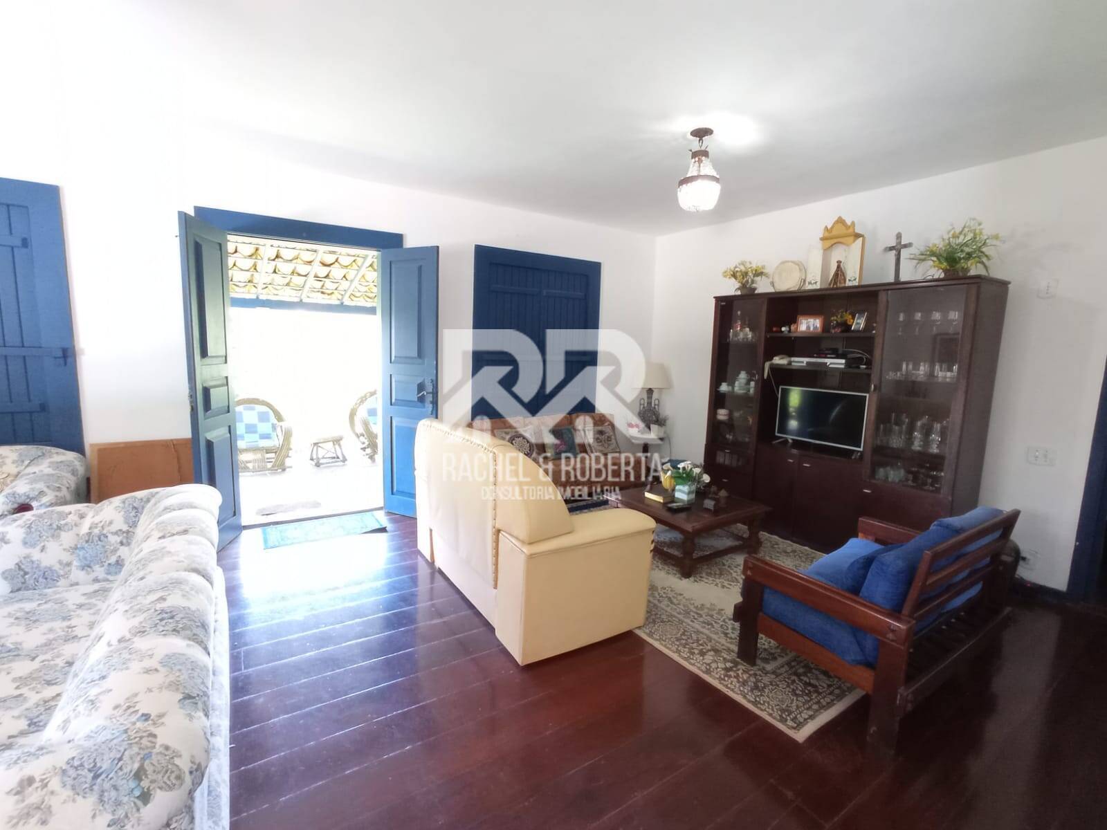 Casa à venda com 5 quartos, 240m² - Foto 4