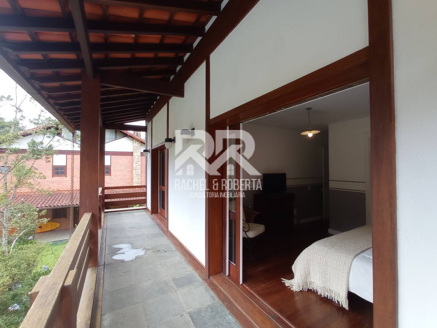 Casa à venda com 4 quartos, 330m² - Foto 27