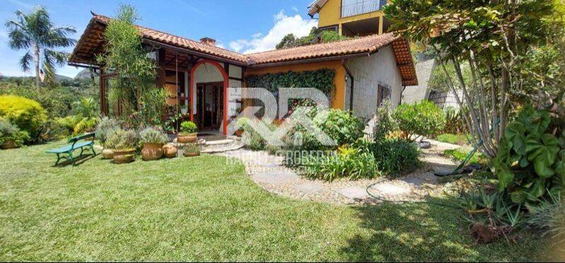 Casa de Condomínio à venda com 4 quartos, 240m² - Foto 1