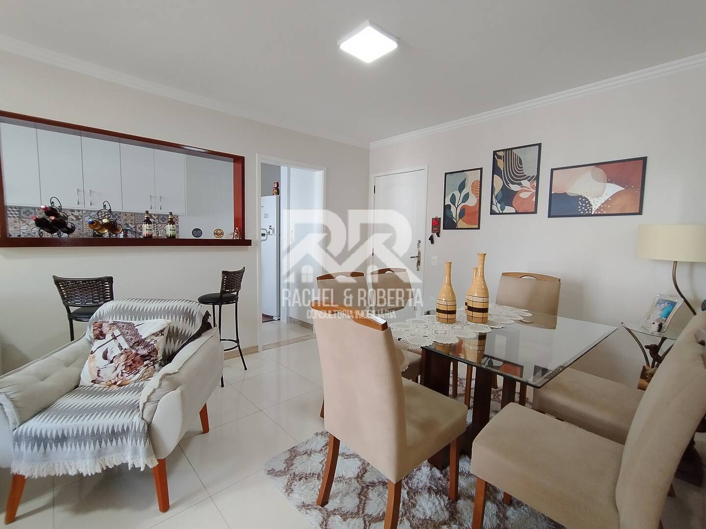 Apartamento à venda com 2 quartos, 56m² - Foto 1