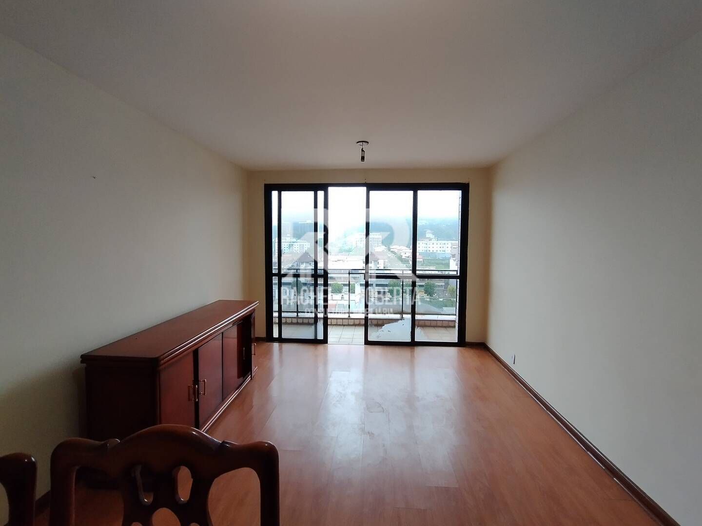 Apartamento à venda com 2 quartos, 85m² - Foto 4