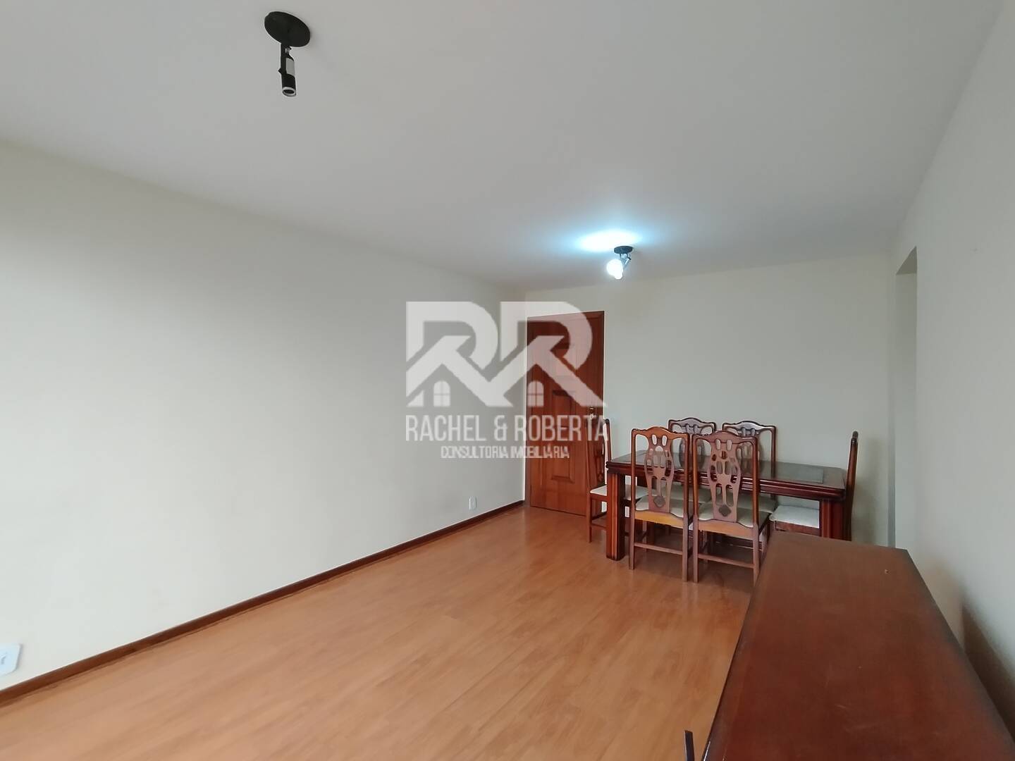 Apartamento à venda com 2 quartos, 85m² - Foto 2