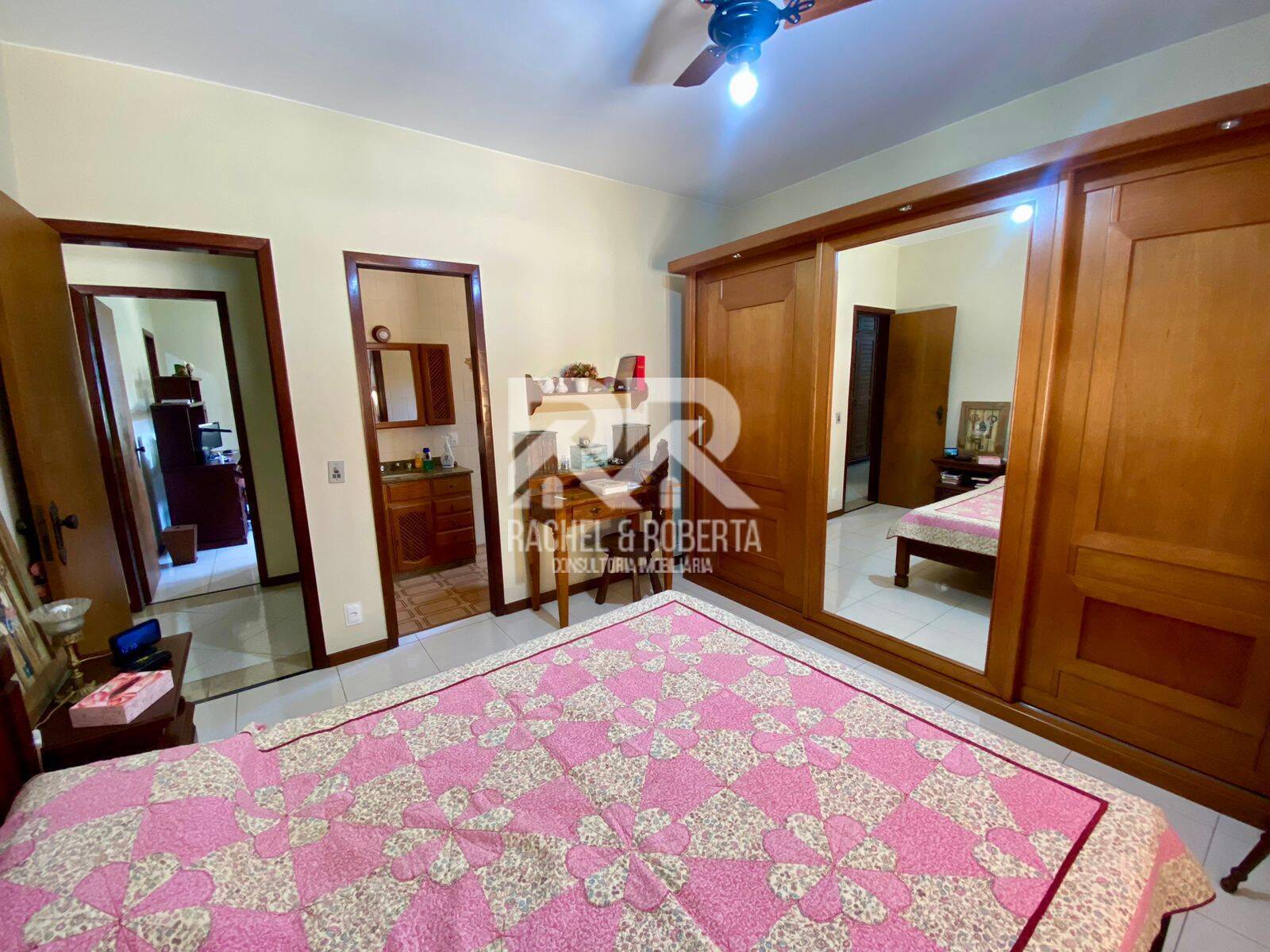 Casa de Condomínio à venda com 4 quartos, 233m² - Foto 19