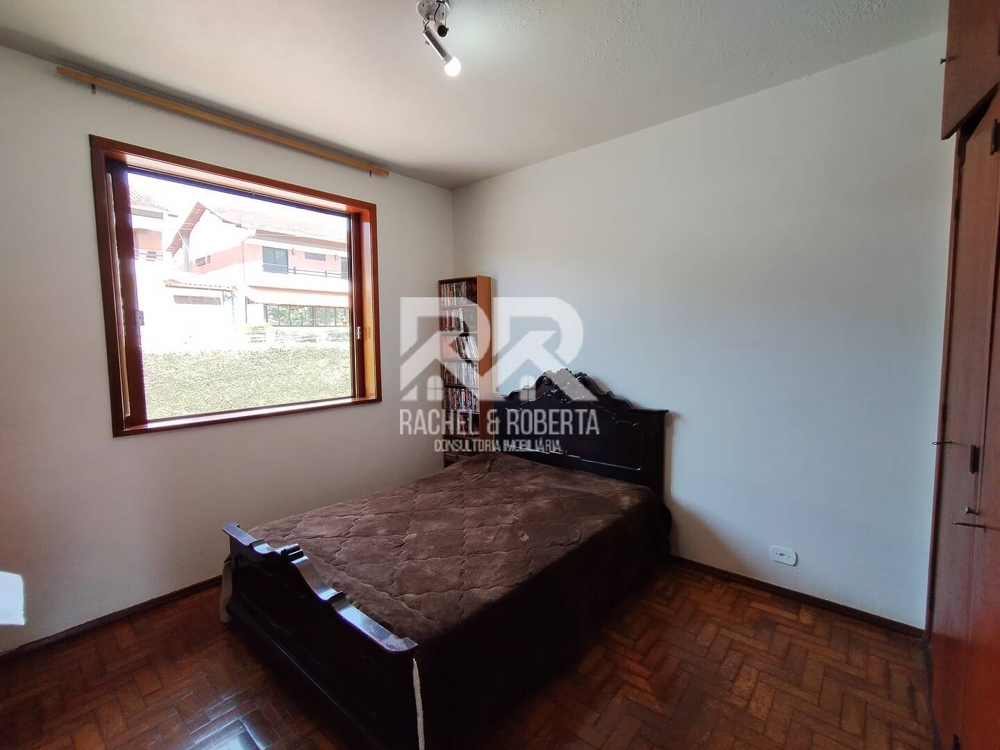 Casa de Condomínio à venda com 5 quartos, 250m² - Foto 12