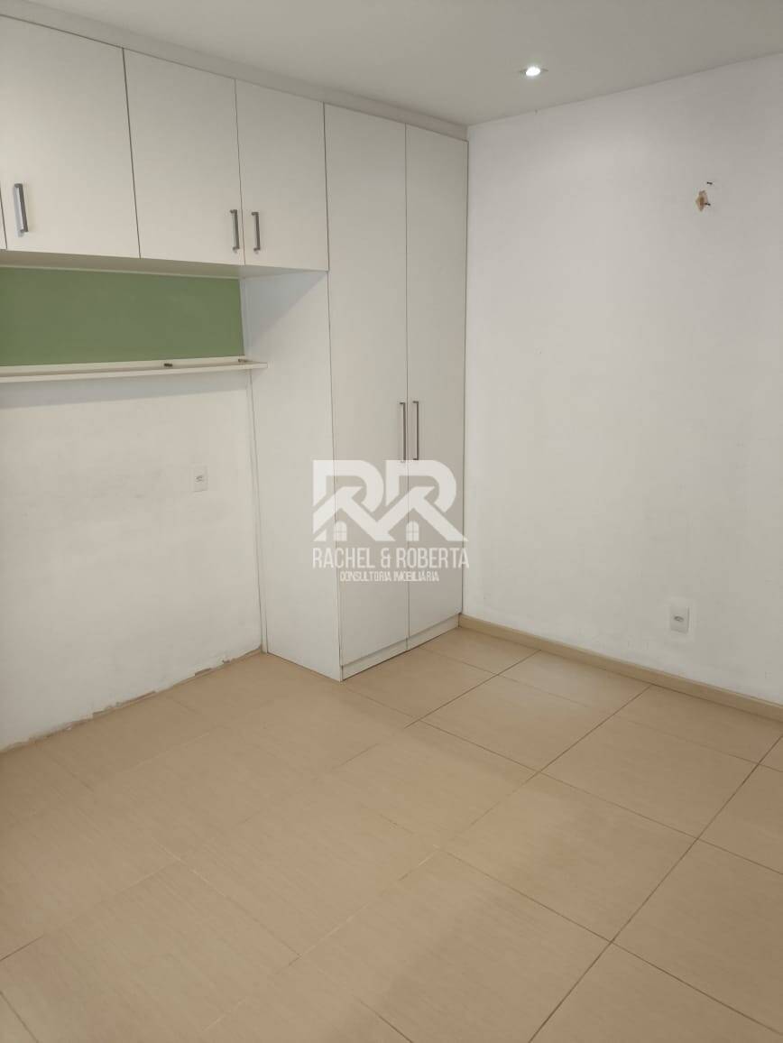 Casa à venda com 6 quartos, 220m² - Foto 10