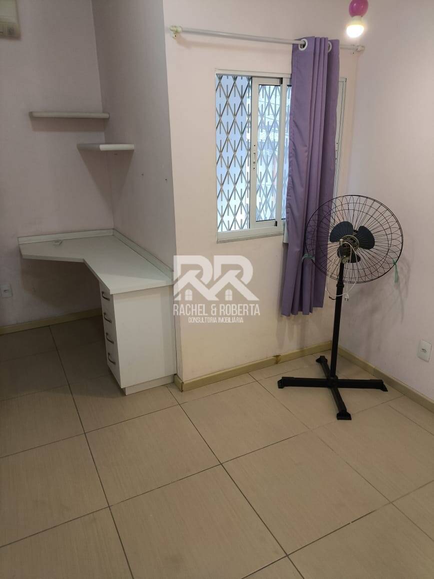 Casa à venda com 6 quartos, 220m² - Foto 17