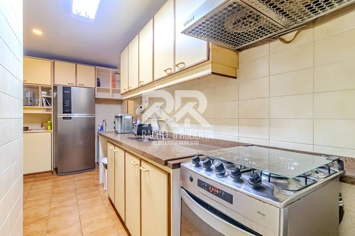 Apartamento à venda com 3 quartos, 137m² - Foto 13