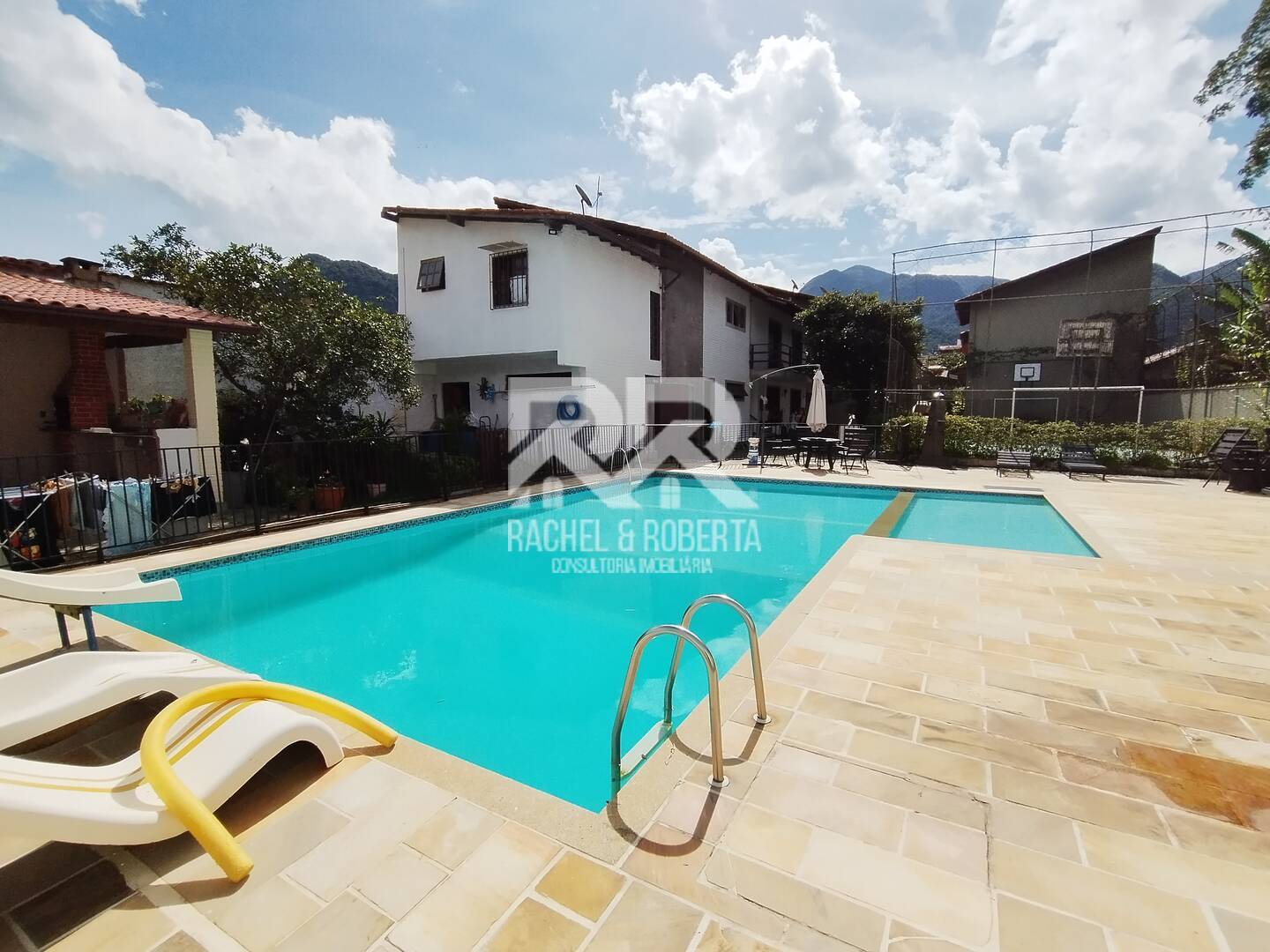 Casa de Condomínio à venda com 3 quartos, 144m² - Foto 1